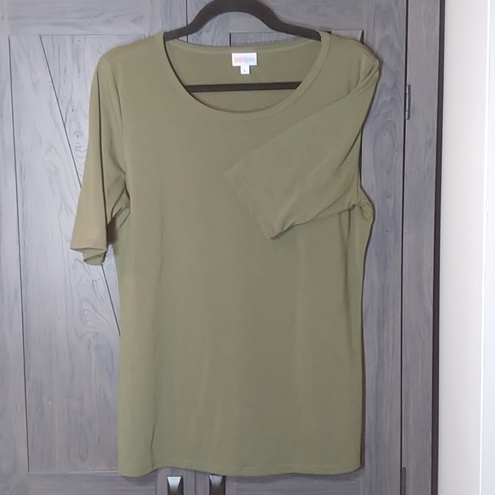 LuLaRoe GiGi shirt